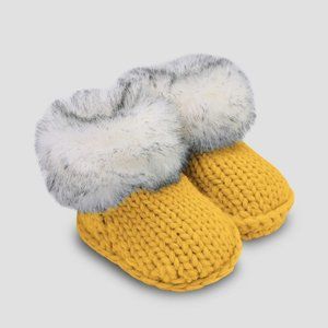 NWT Infant Baby Faux Fur Bootie
